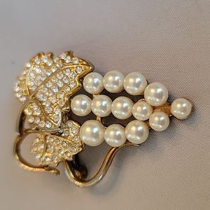 Vintage Rinestone brooch